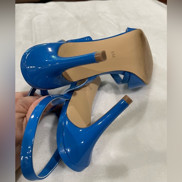 Calvin Klein Electric Blue Patent Heels Sz 8 - Picture 3 of 4